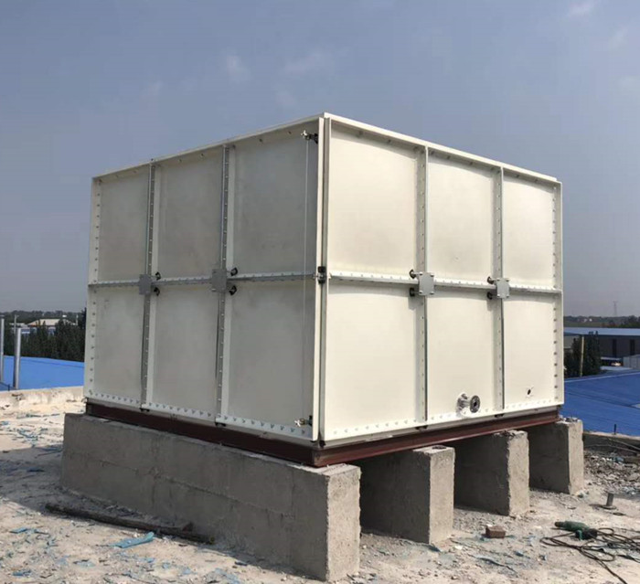 戶(hù)外型玻璃鋼水箱