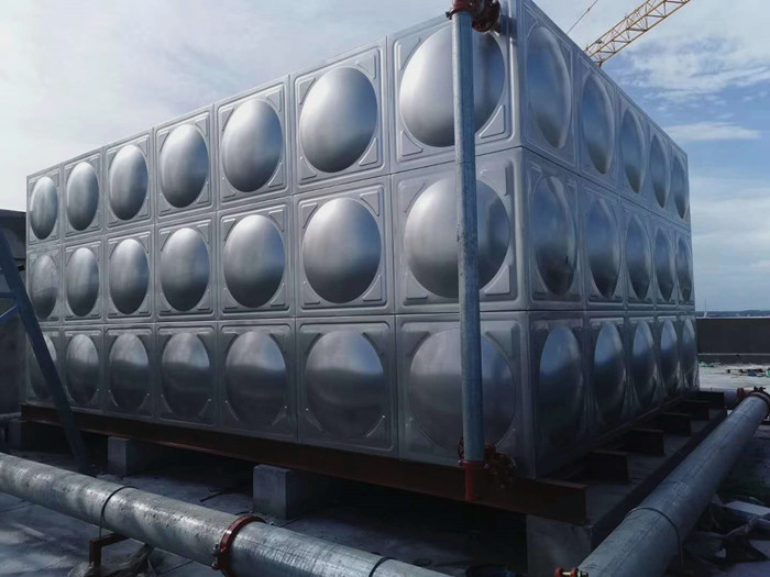 鑄鐵管如何跟生活不銹鋼水箱開孔對接呢?