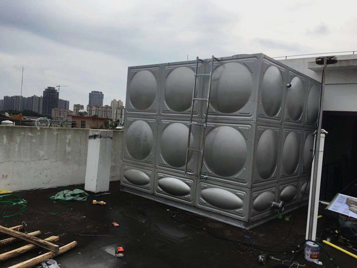 不銹鋼水箱的安裝調試及清理