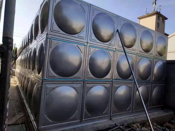 為什么不銹鋼水箱的價(jià)格高？