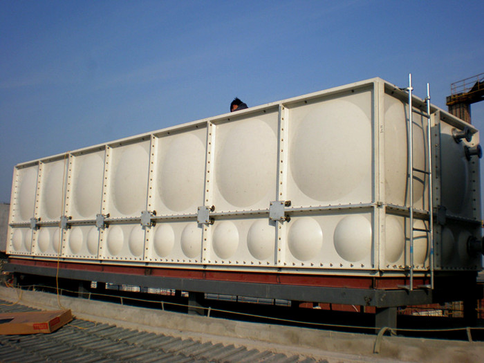 玻璃鋼水箱和其他鋼制水箱相比優點在哪里?