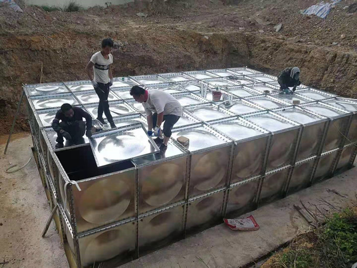 來看看鍍鋅水箱是如何選材的