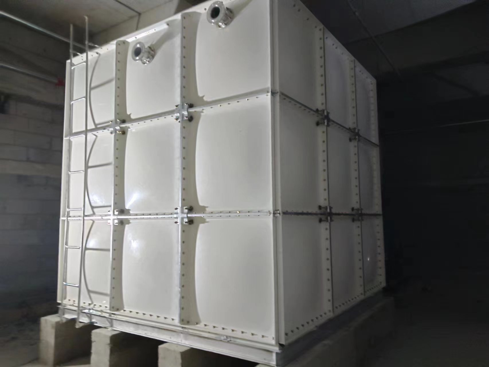 巨鹿27立方玻璃鋼水箱