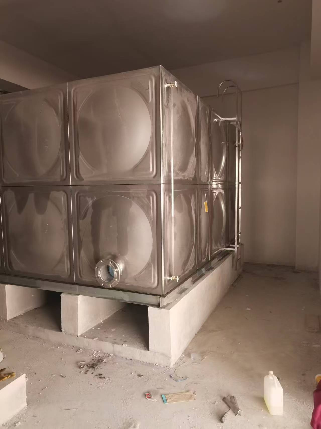 唐縣56立方不銹鋼水箱